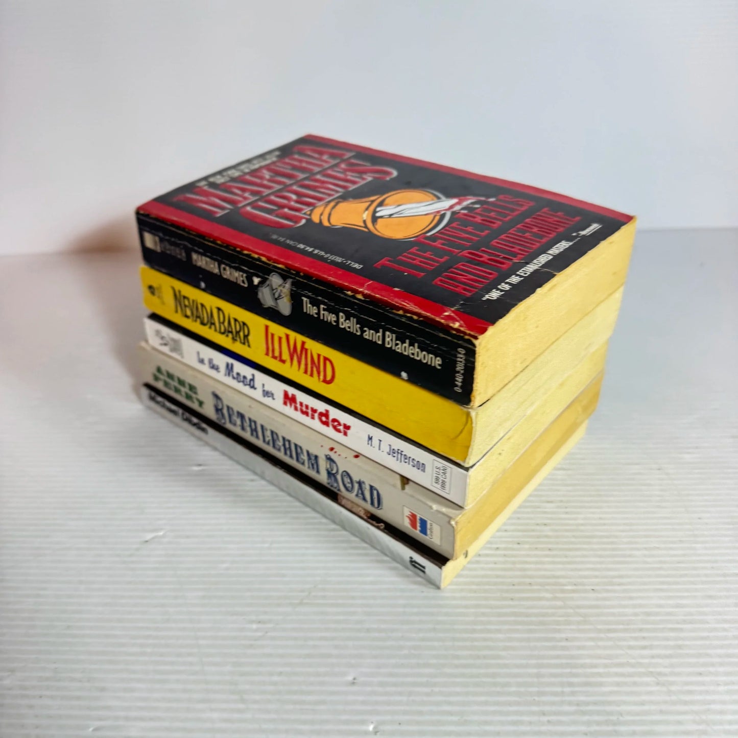 Mystery Book Bundle x 5 Books Mixed Authors (542)