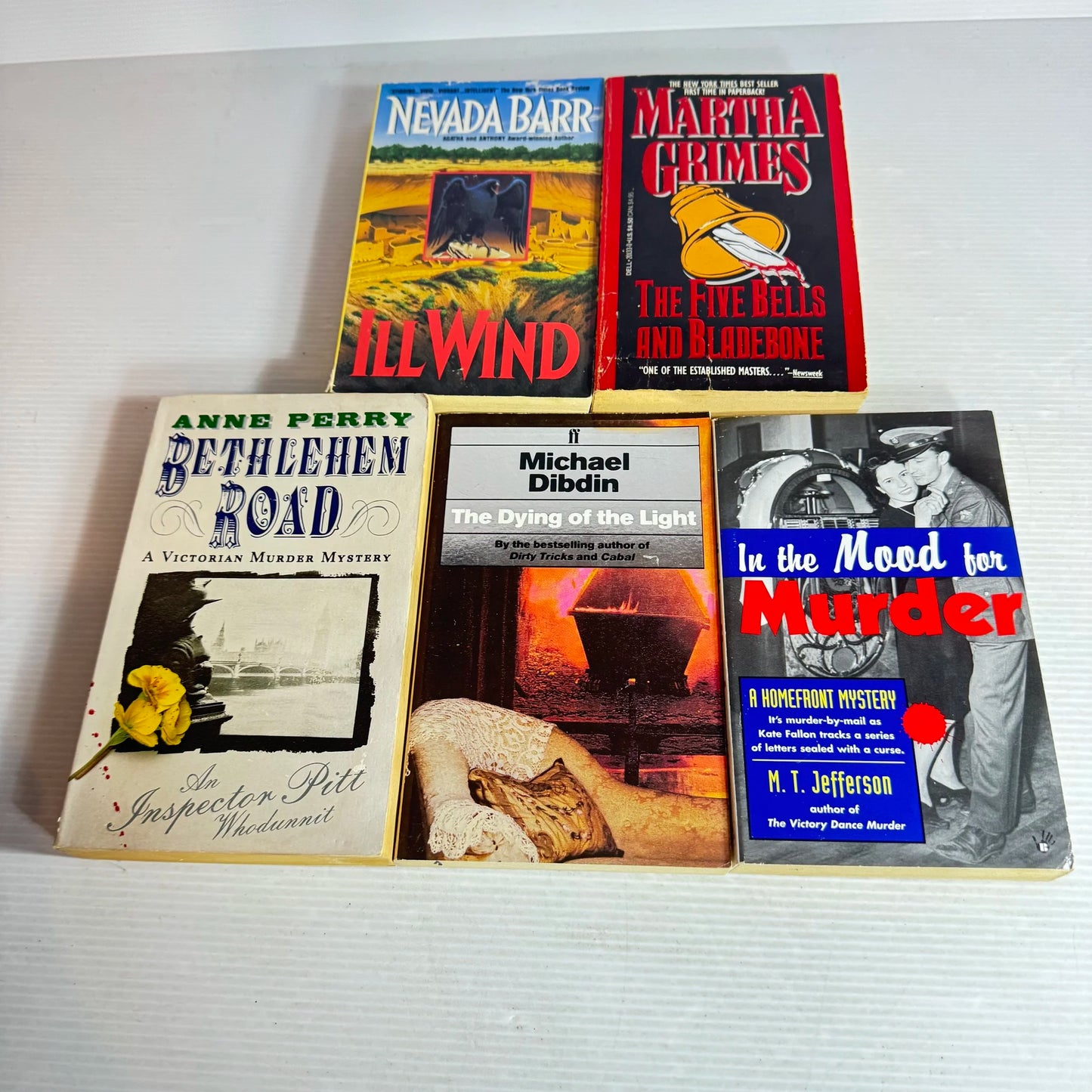 Mystery Book Bundle x 5 Books Mixed Authors (542)