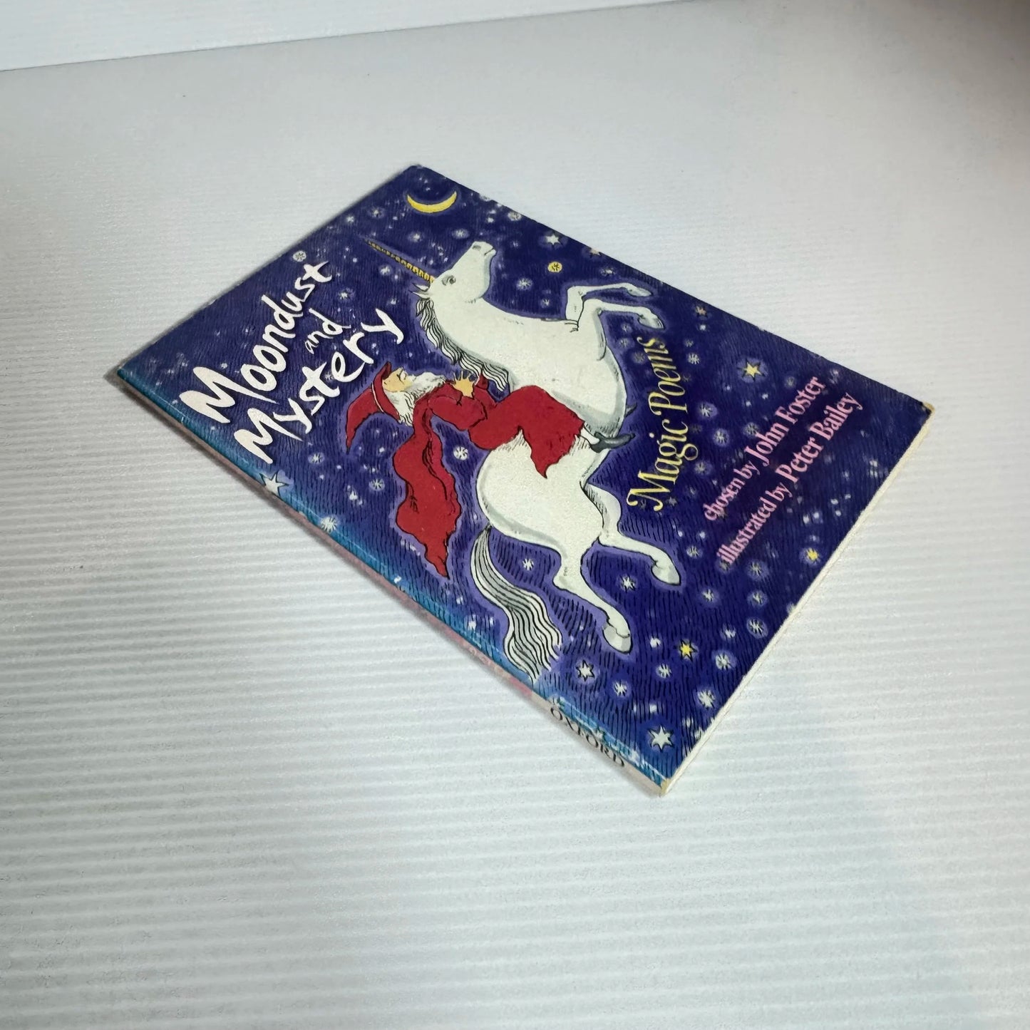 Moondust And Mystery: Magic Poems - John Foster