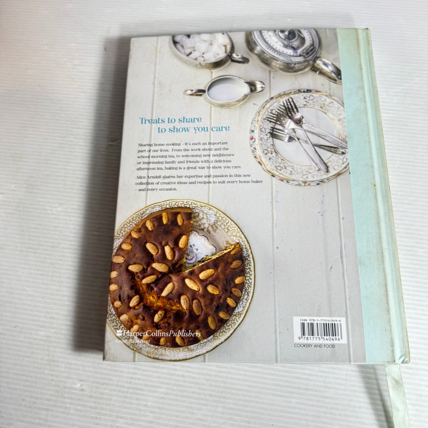 Alice Arndell Cookbook Bundle x 2 Books : Alice In Bakingland & Bake Me Home (733)