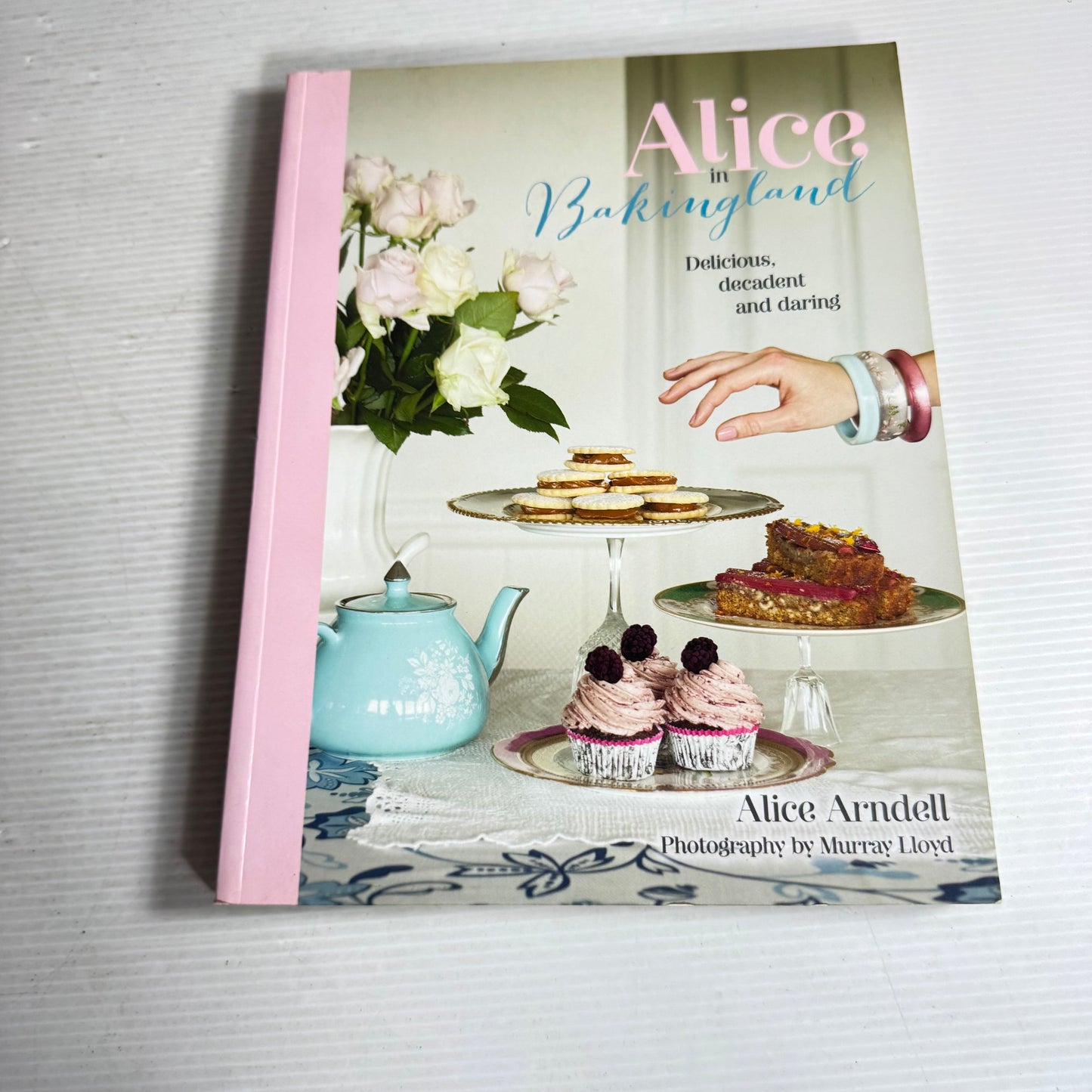 Alice Arndell Cookbook Bundle x 2 Books : Alice In Bakingland & Bake Me Home (733)