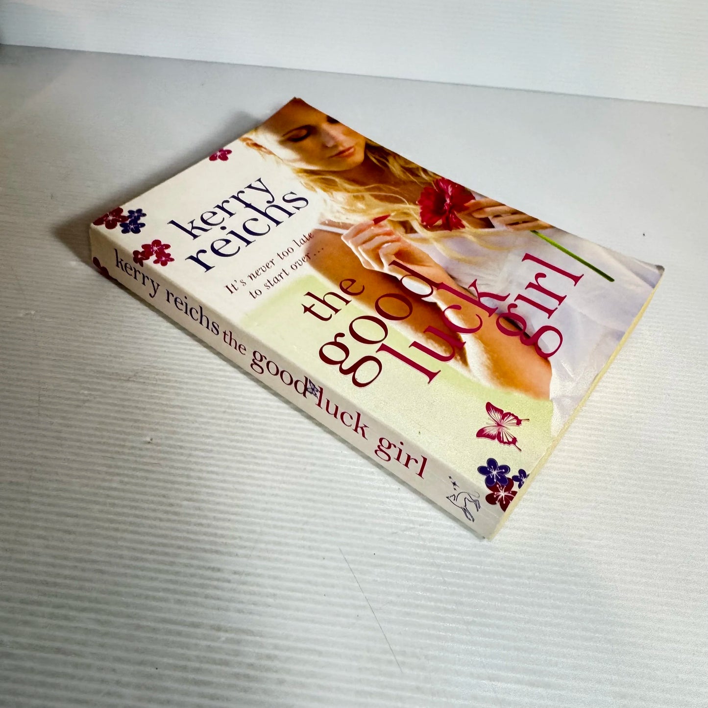 The Good Luck Girl - Kerry Reichs