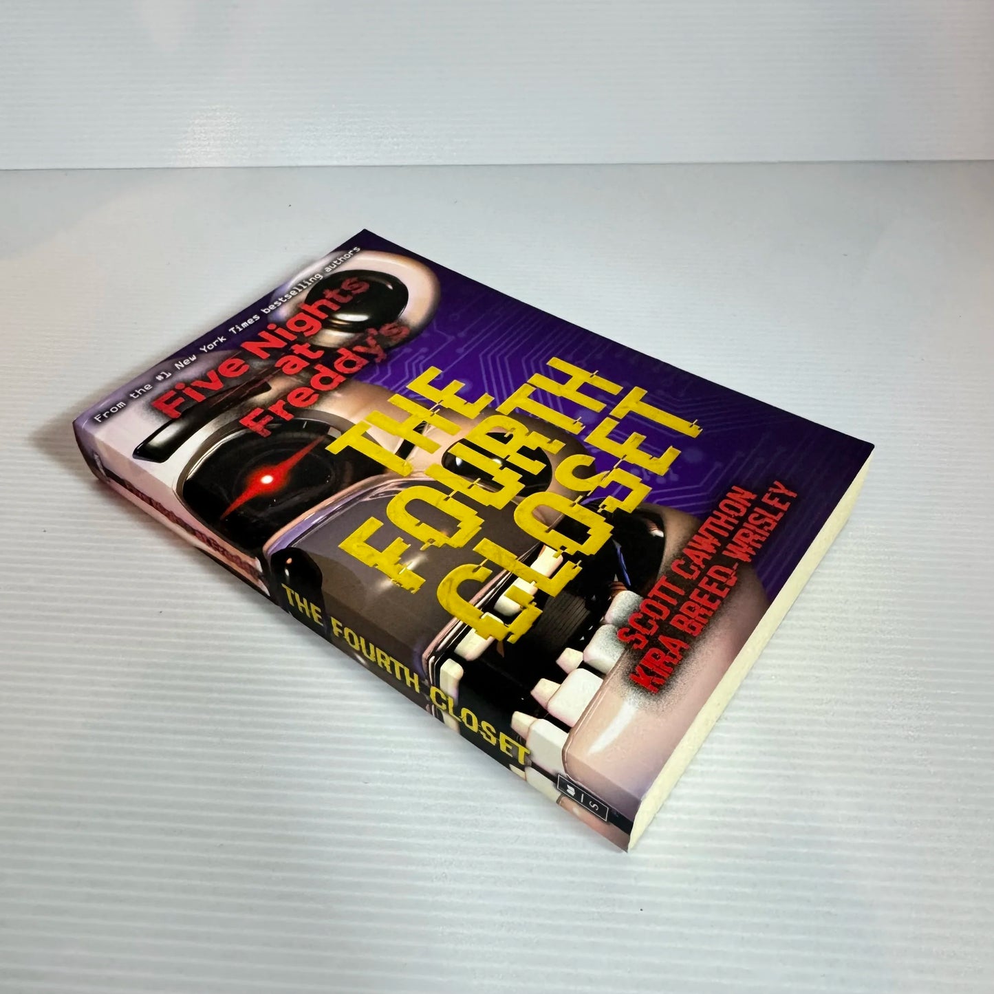 Five Nights at Freddy's : The Fourth Closet - Scott Cawthon & Kira Breed-Wrisley