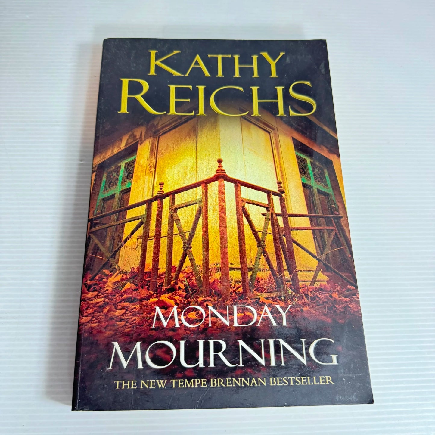 Monday Mourning - Kathy Reichs