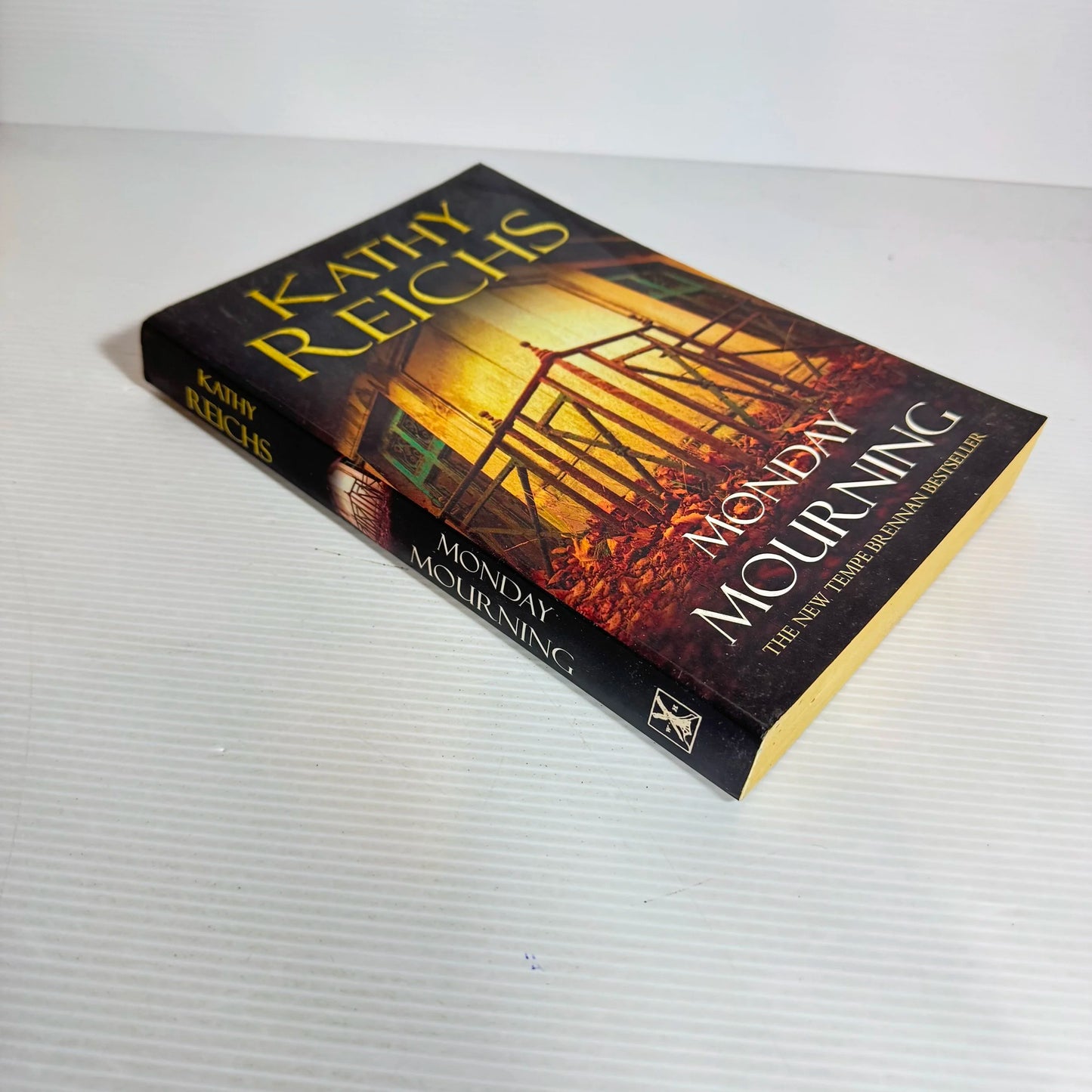 Monday Mourning - Kathy Reichs