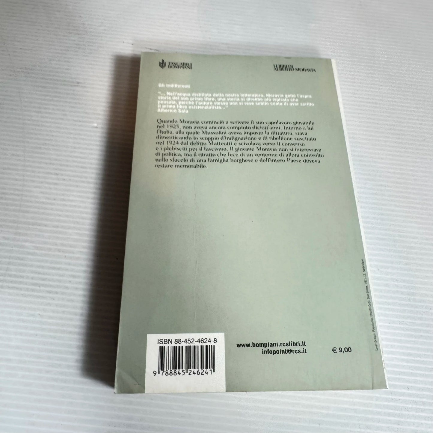 Gli Indifferenti (The Indifferent Ones) - Alberto  Moravia (Written in Italian)