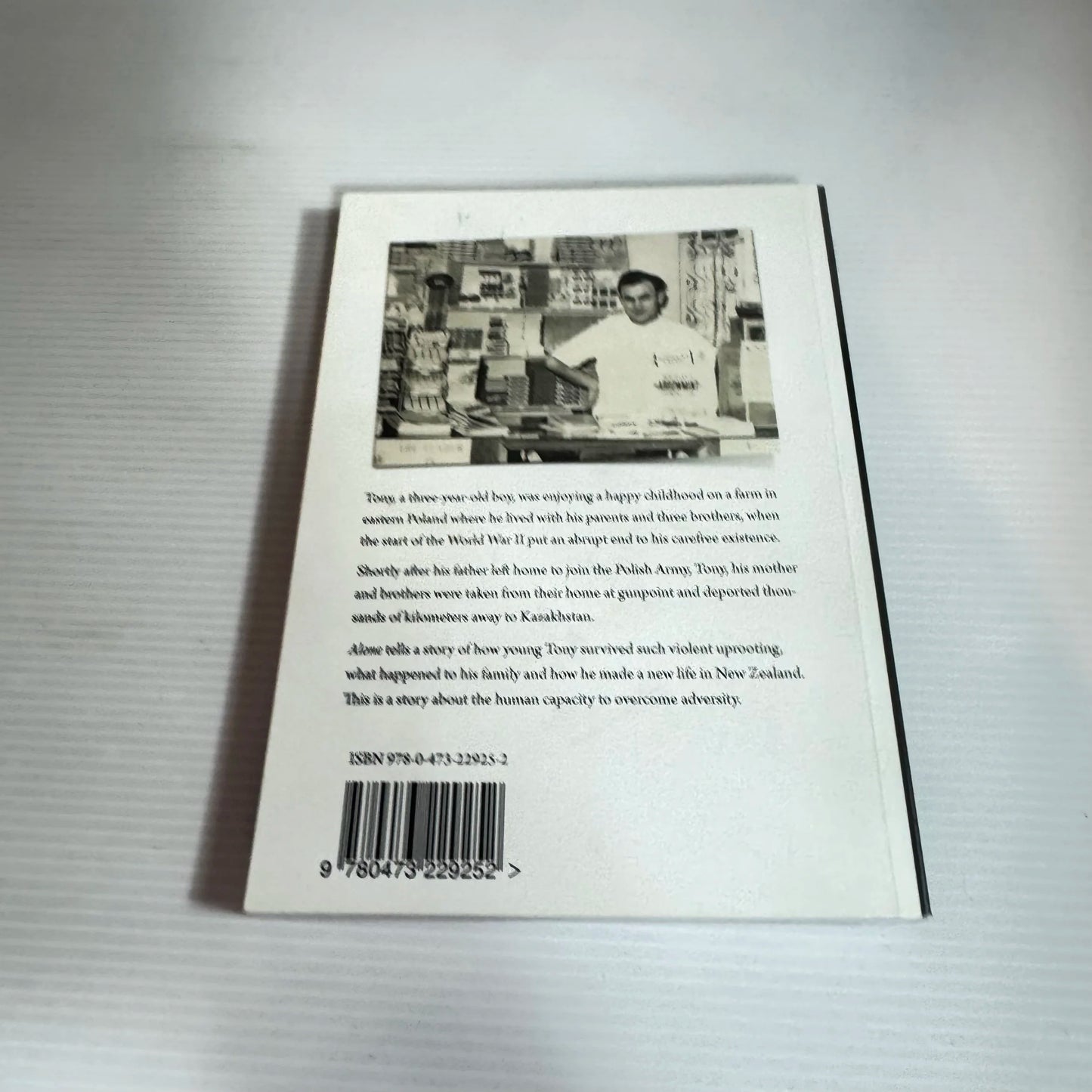 Alone: An Inspiring Story Of Survival And Determination - Alina Suchanski