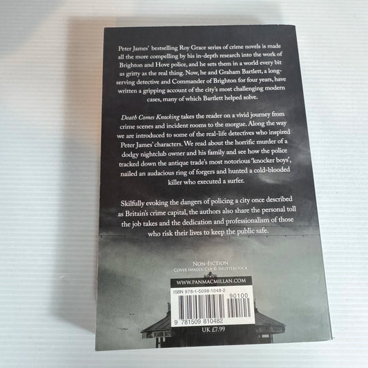 Death Comes Knocking : Policing Roy Grace's Brighton - Graham Bartlett with Peter James