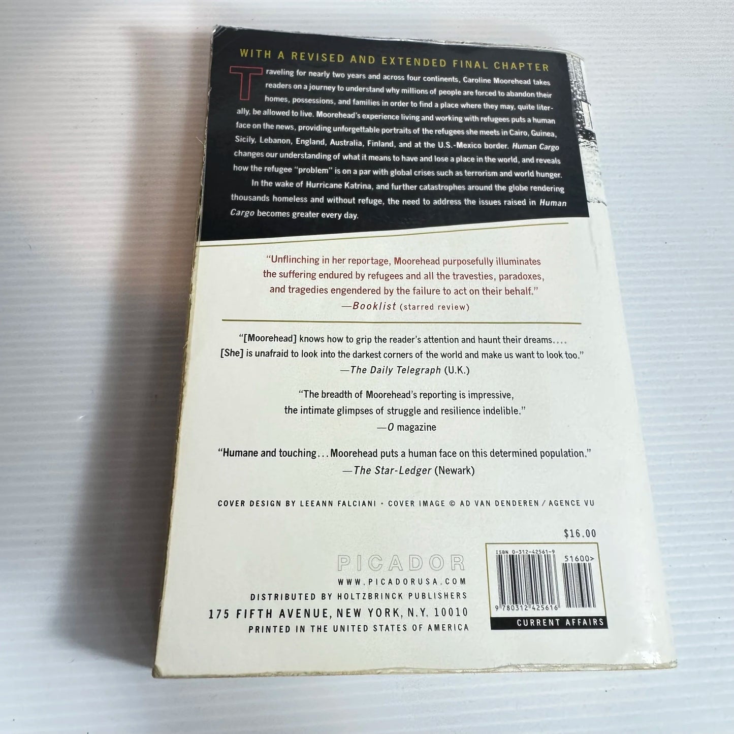 Human Cargo : A Journey Among Refugees