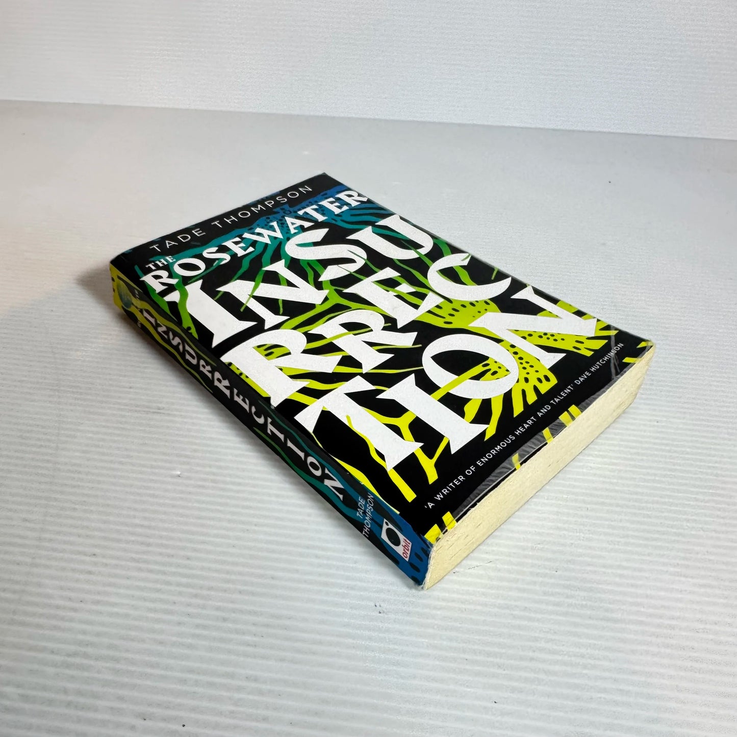 The Rosewater Insurrection - Tade Thompson