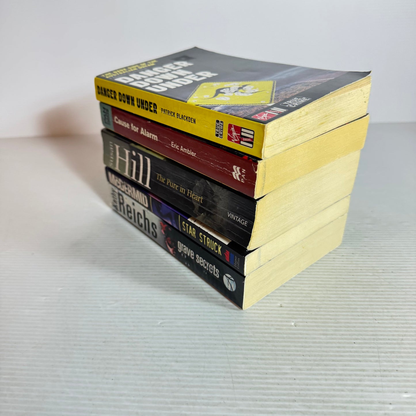 Crime Book Bundle x 5 Books : Mixed Authors  (714)