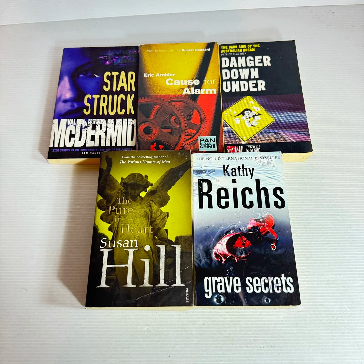 Crime Book Bundle x 5 Books : Mixed Authors  (714)