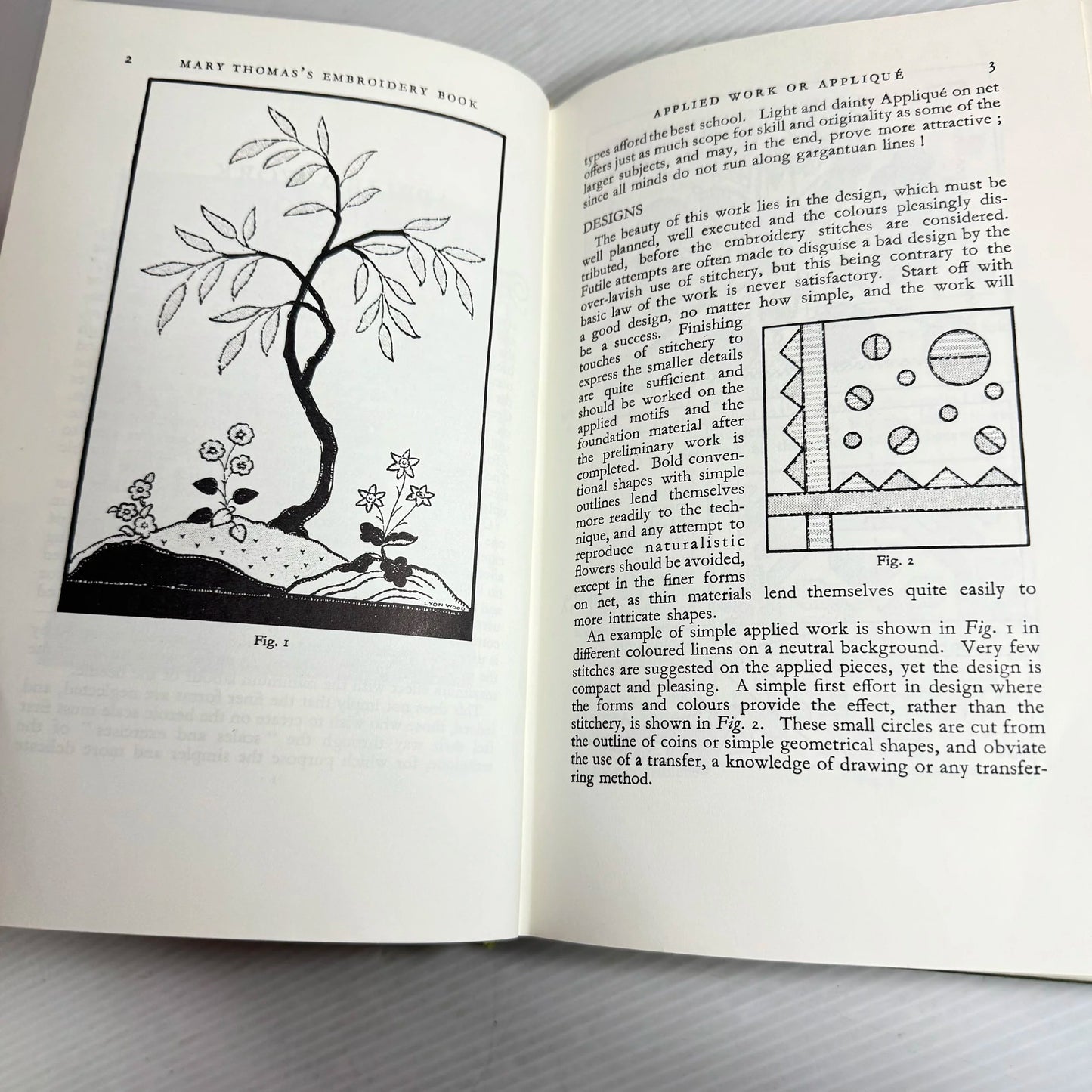 Mary Thomas's Embroidery Book (Vintage 1973)