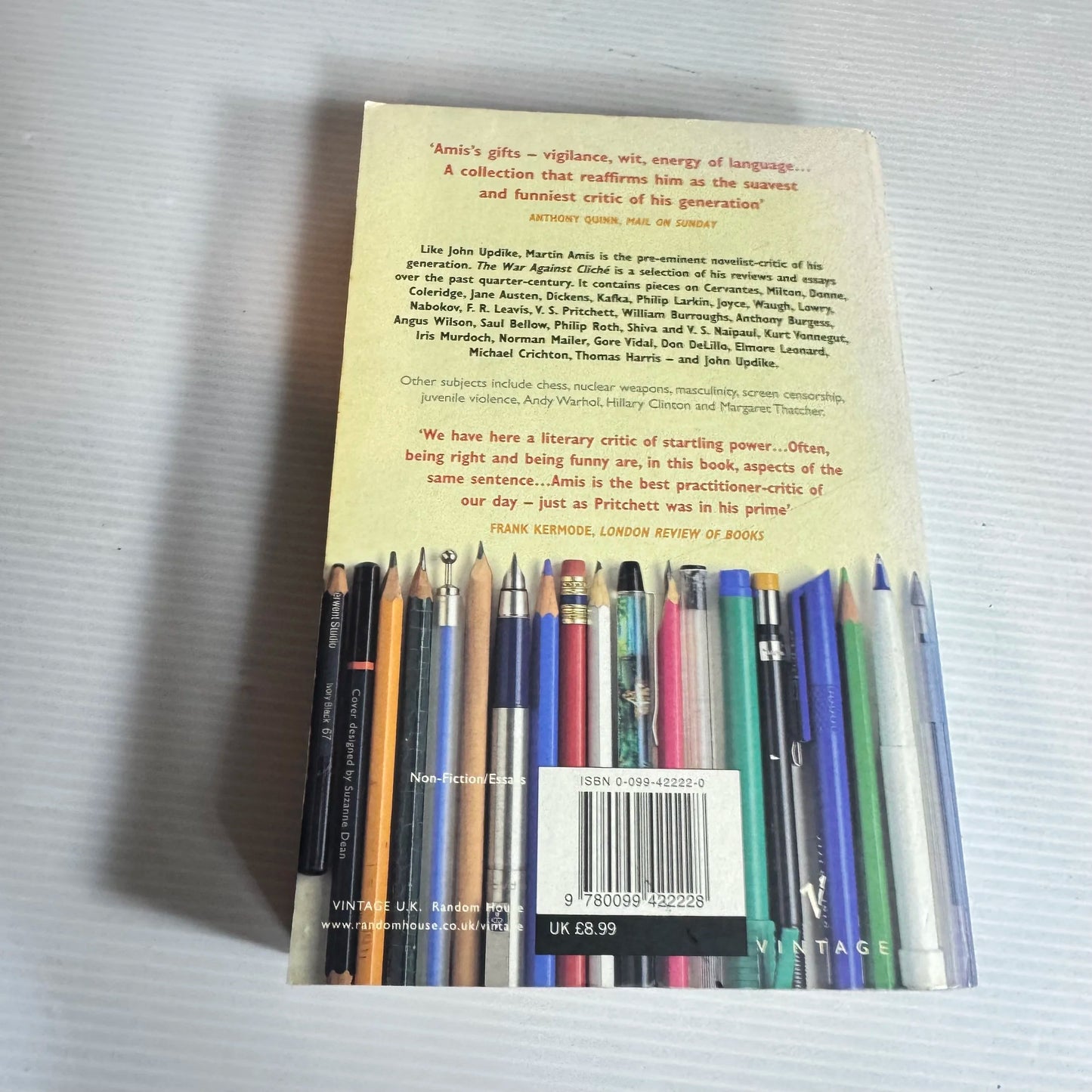 The War Against Cliché : Essays and Reviews 1971 - 2000 - Martin Amis