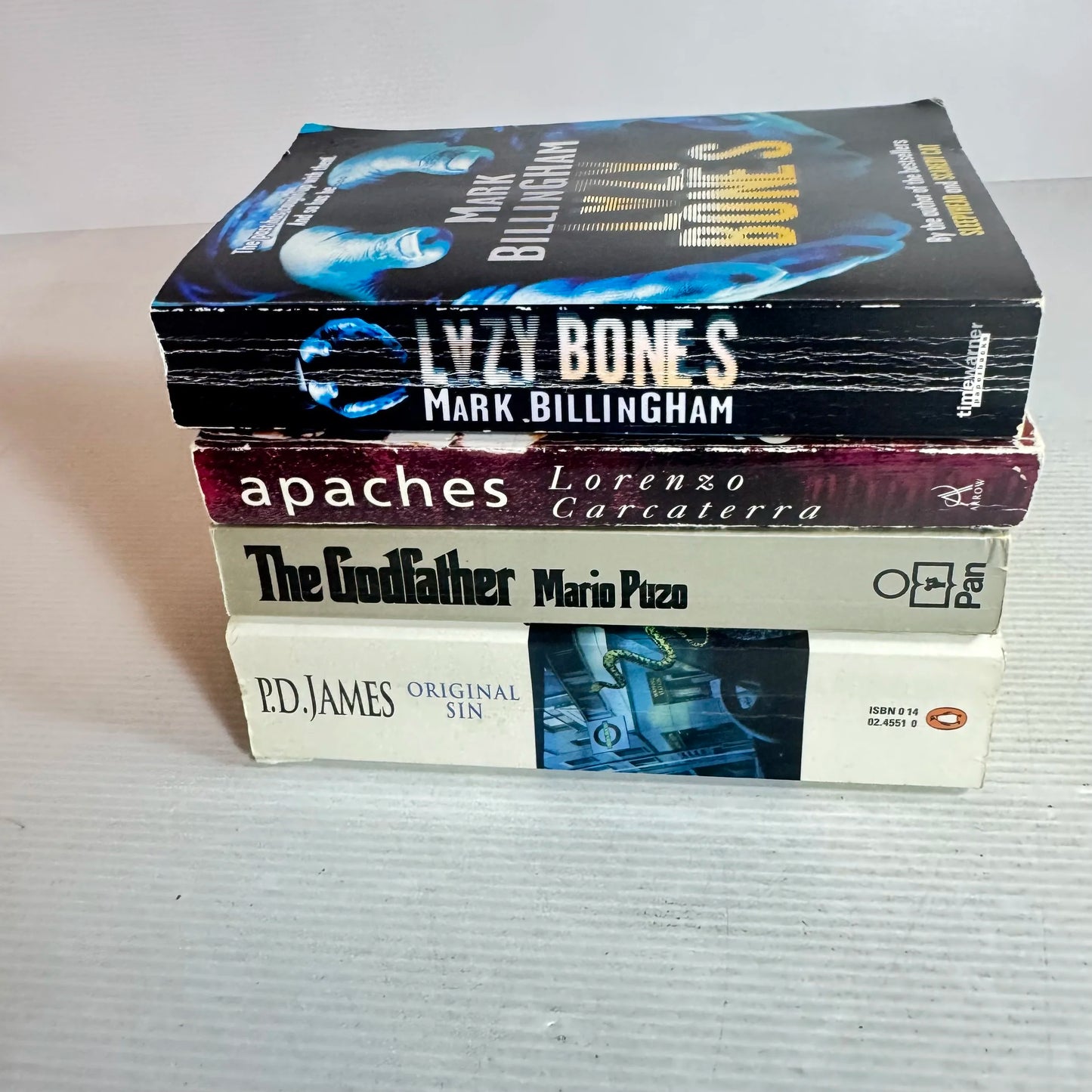 Crime Book Bundle x 4 Books : Mixed Authors (706)