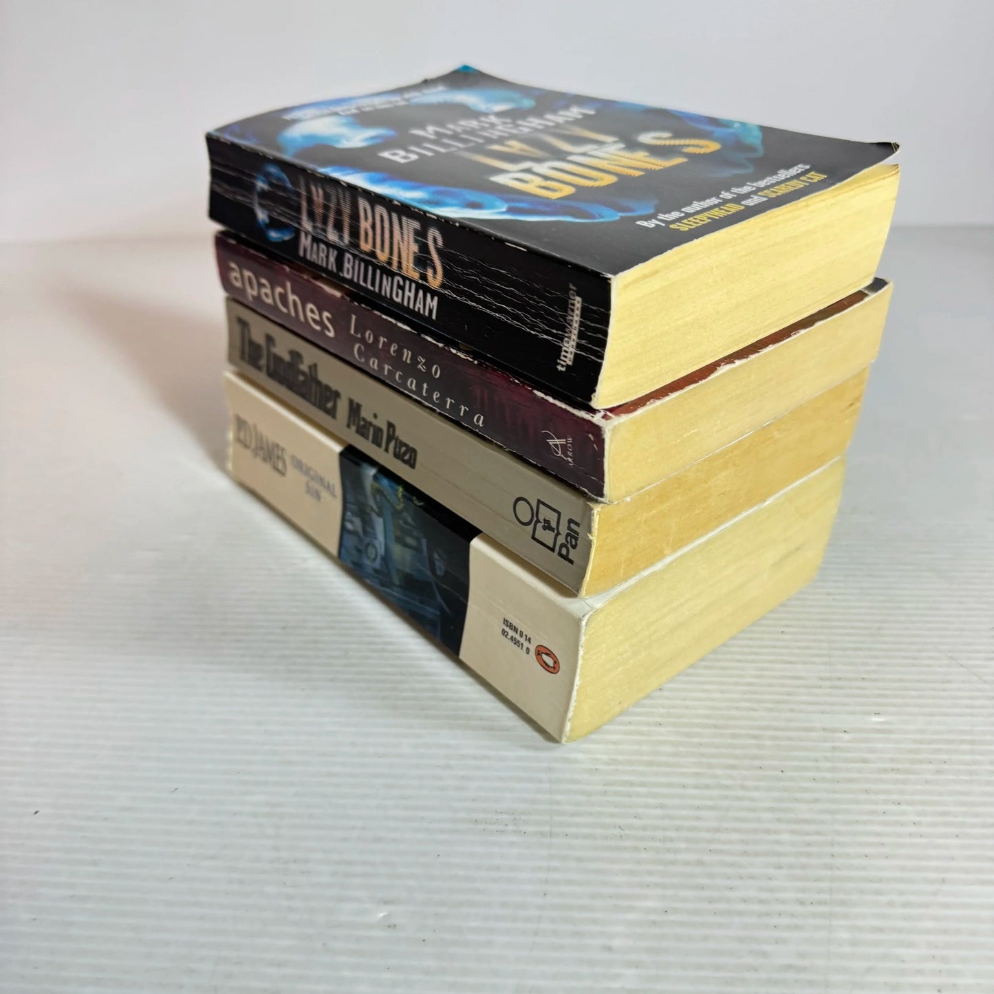 Crime Book Bundle x 4 Books : Mixed Authors (706)