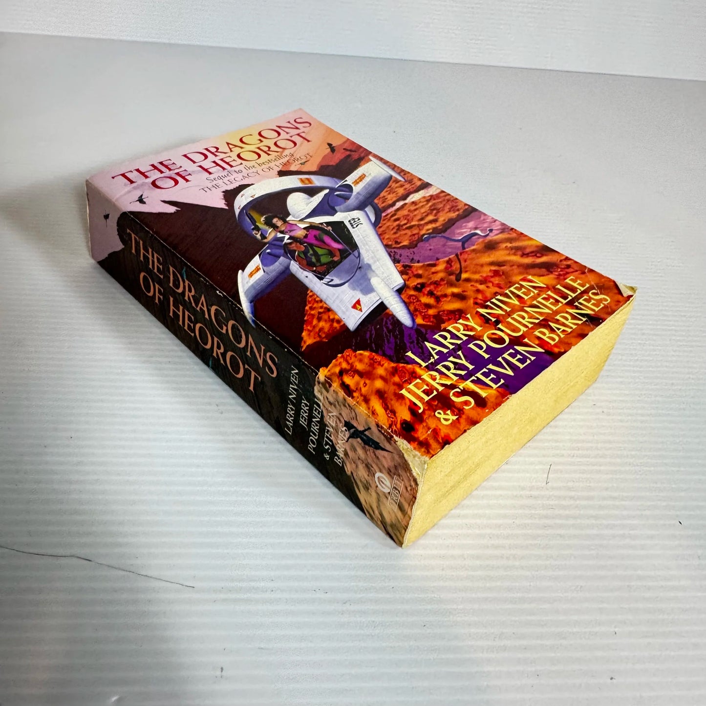 The Dragons of Heorot - Larry Niven, Jerry Pournelle & Steven Barnes