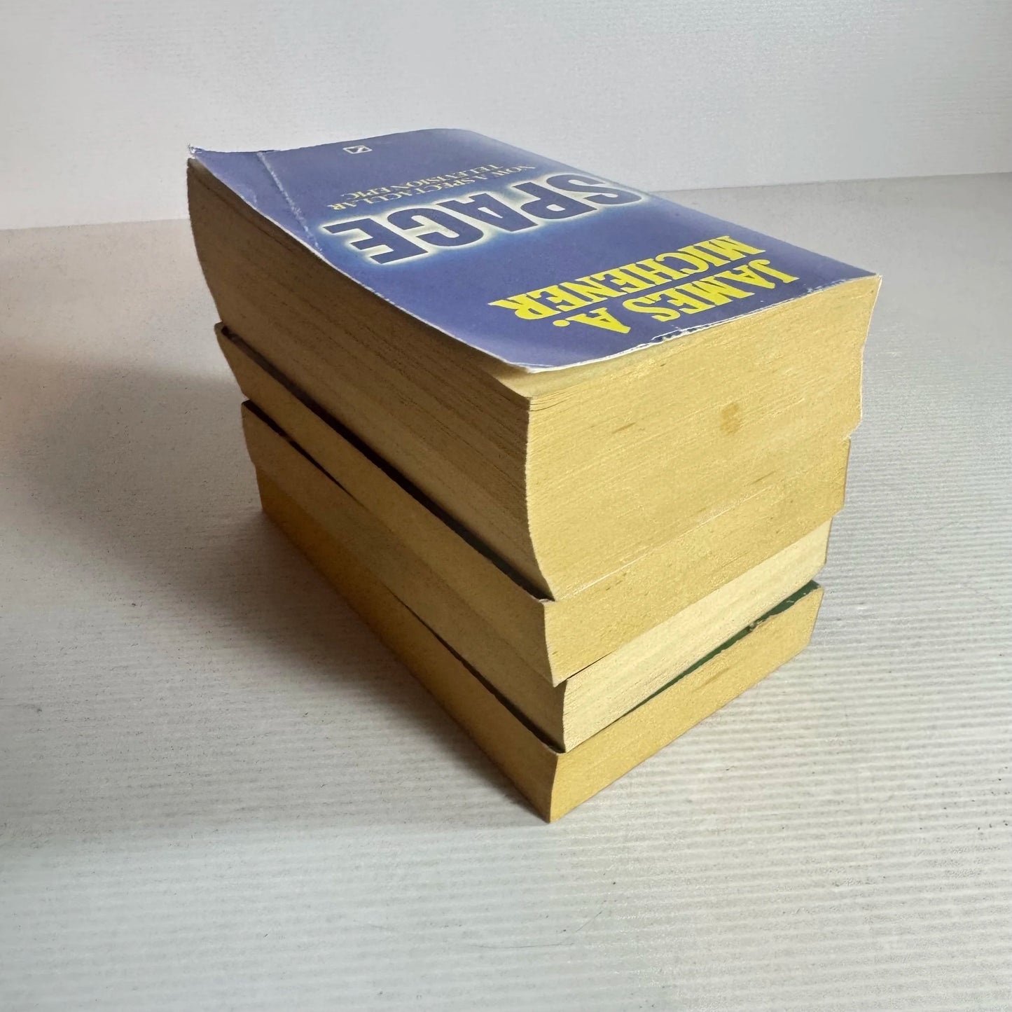 Science Fiction Book Bundle x 4 Books : Various Authors (703)