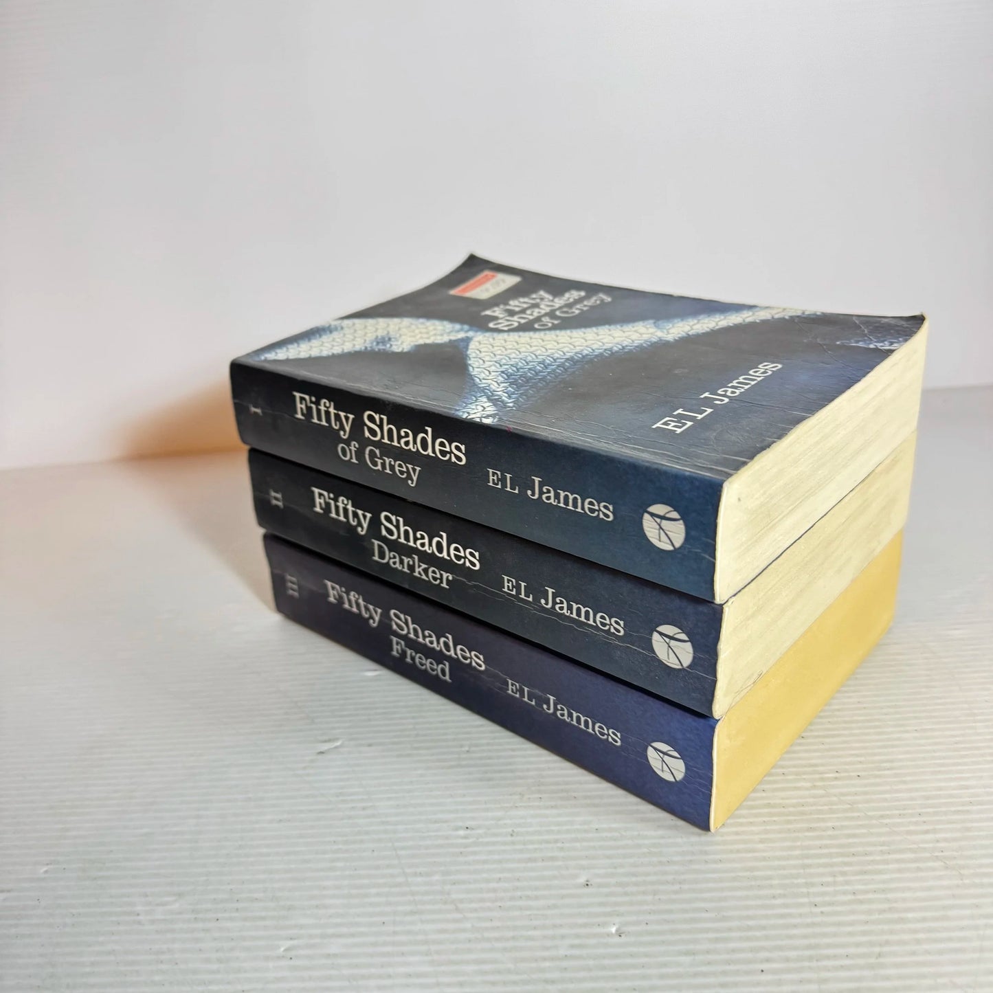 Fifty Shades of Grey Series Books 1-3 Grey, Darke, Freed - E L James (801)