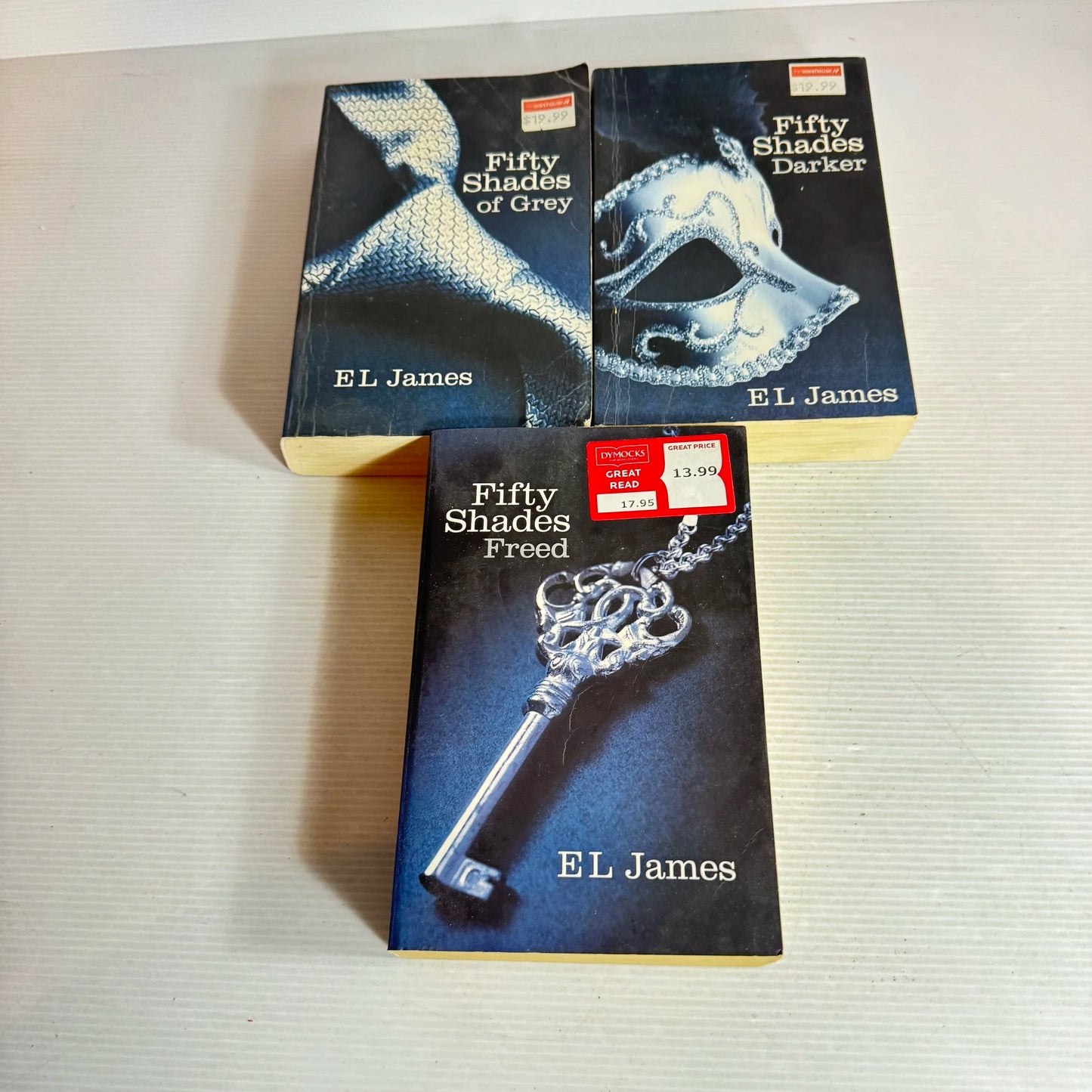 Fifty Shades of Grey Series Books 1-3 Grey, Darke, Freed - E L James (801)