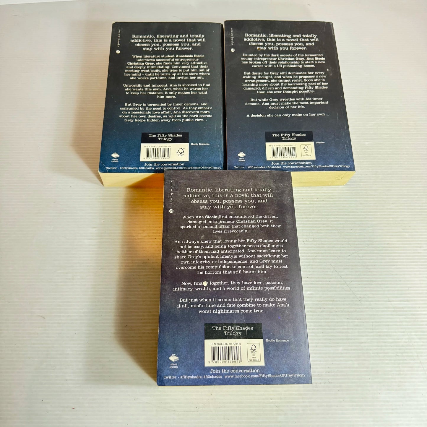 Fifty Shades of Grey Series Books 1-3 Grey, Darke, Freed - E L James (801)