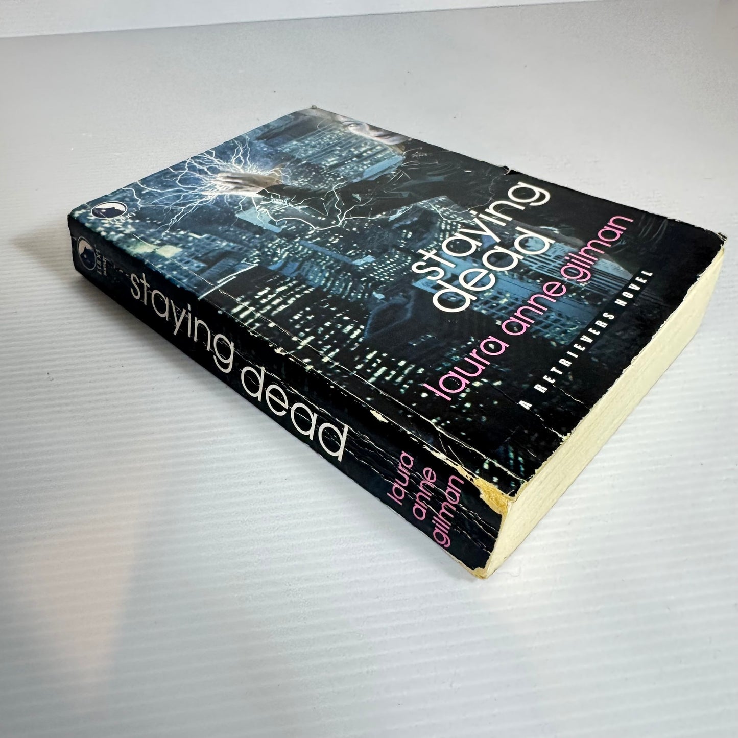 Staying Dead - Laura Anne Gilman