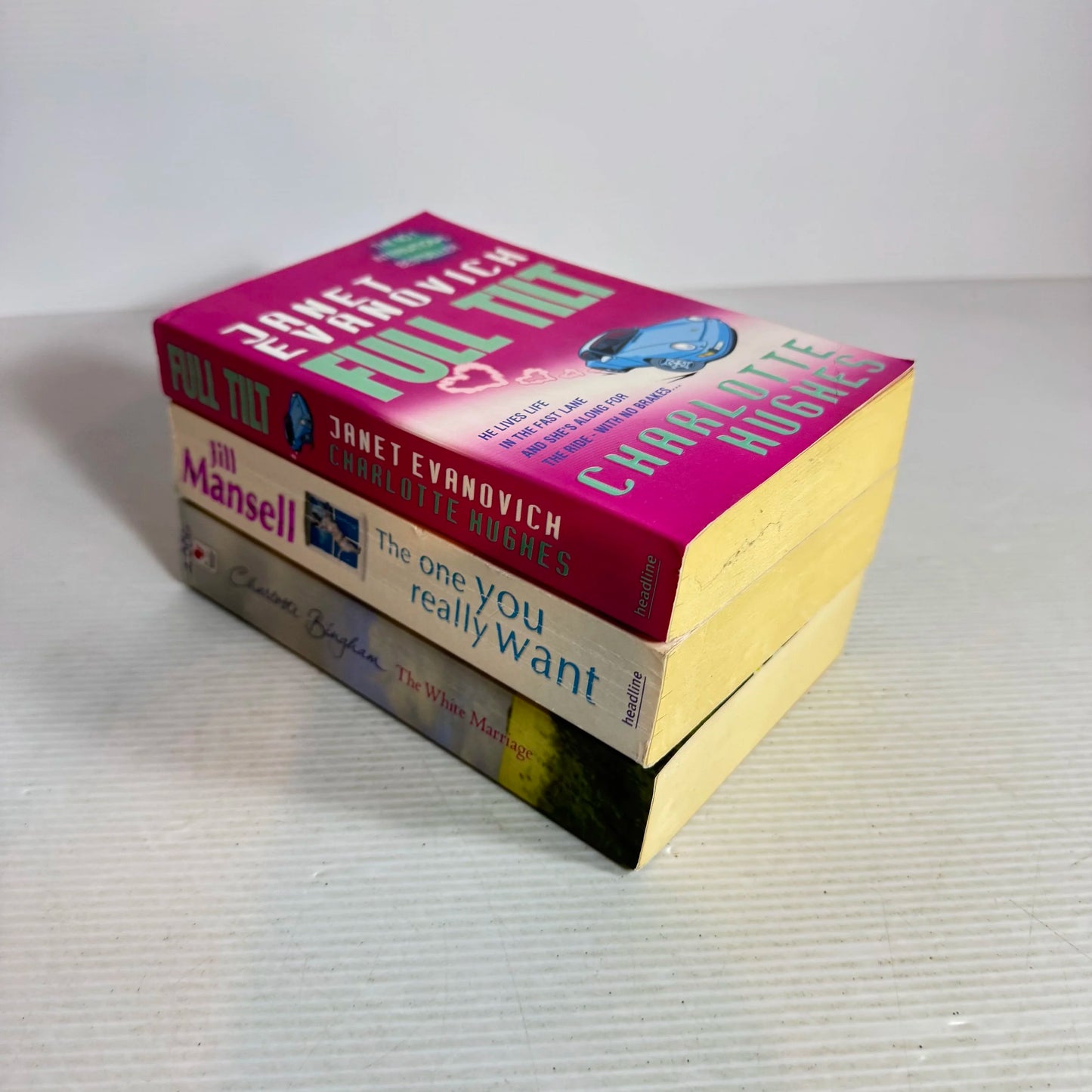 Romance Book Bundle x3 Books : Various Authors(809)