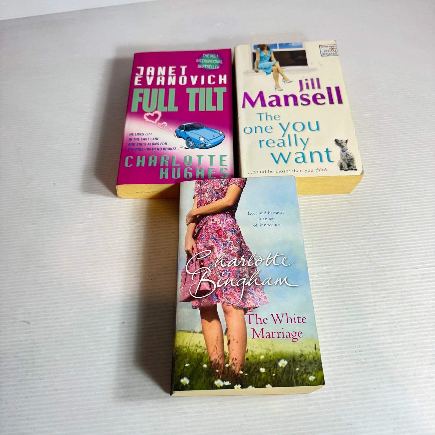 Romance Book Bundle x3 Books : Various Authors(809)