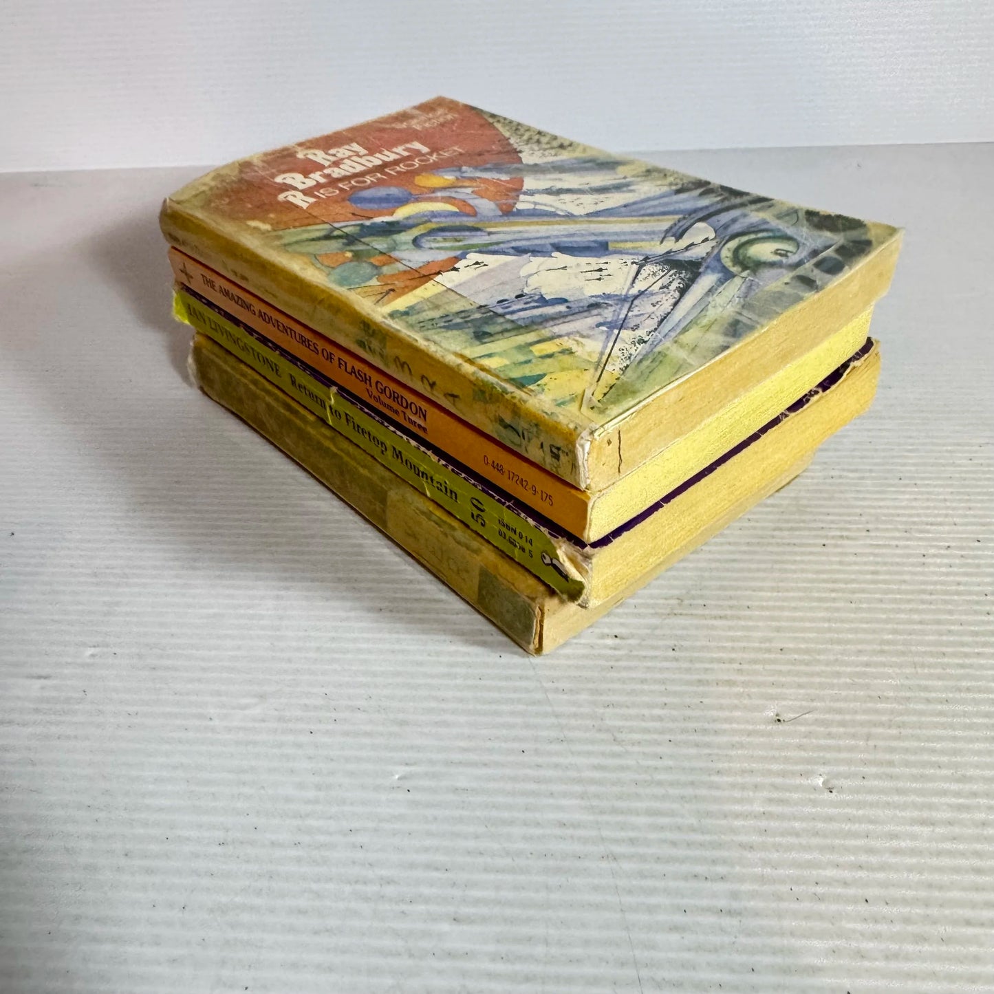 Science Fiction Book Bundle x 4 Books : Various Authors (Vintage 1962-1992) (830)