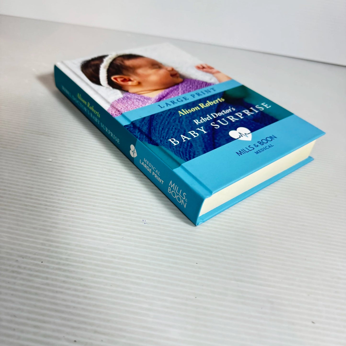Mills & Boon (Large Print) Rebel Doctor's Baby Surprise - Alison Roberts