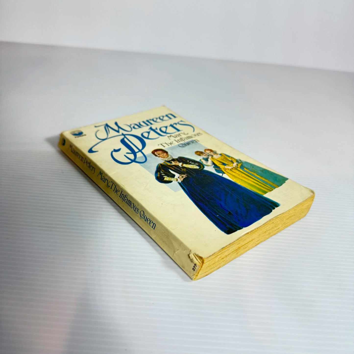 Mary, The Infamous Queen - Maureen Peters (Vintage 1971)