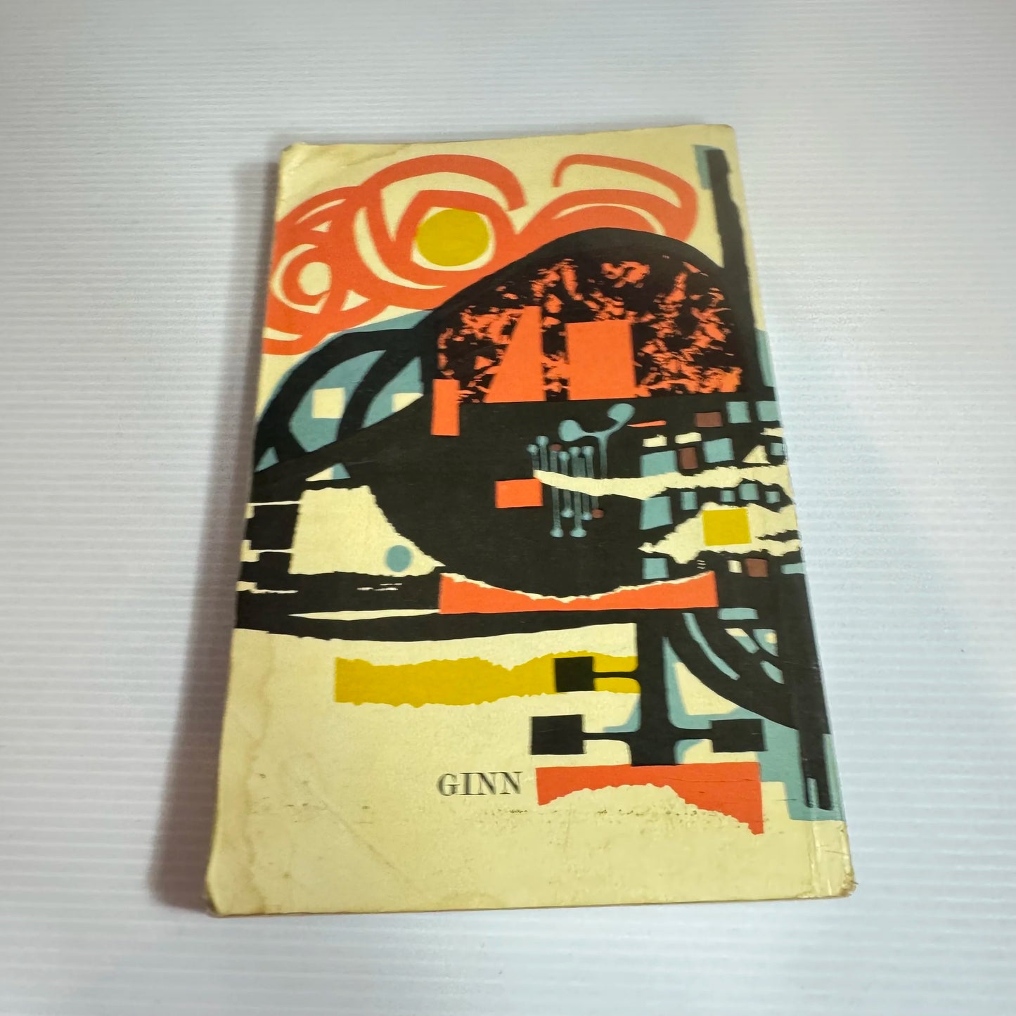 A La Page 1 - Denis Grayson : French Language Text Book - Written in French (Vintage 1964)