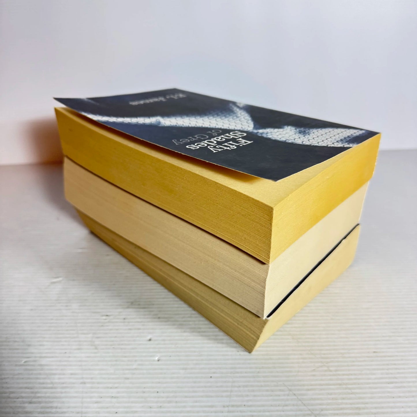 Fifty Shades Of Grey Book Bundle x3 (2028) Grey/Darker/Freed