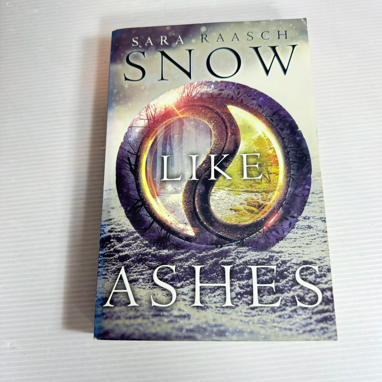 Snow Like Ashes - Sara Raasch