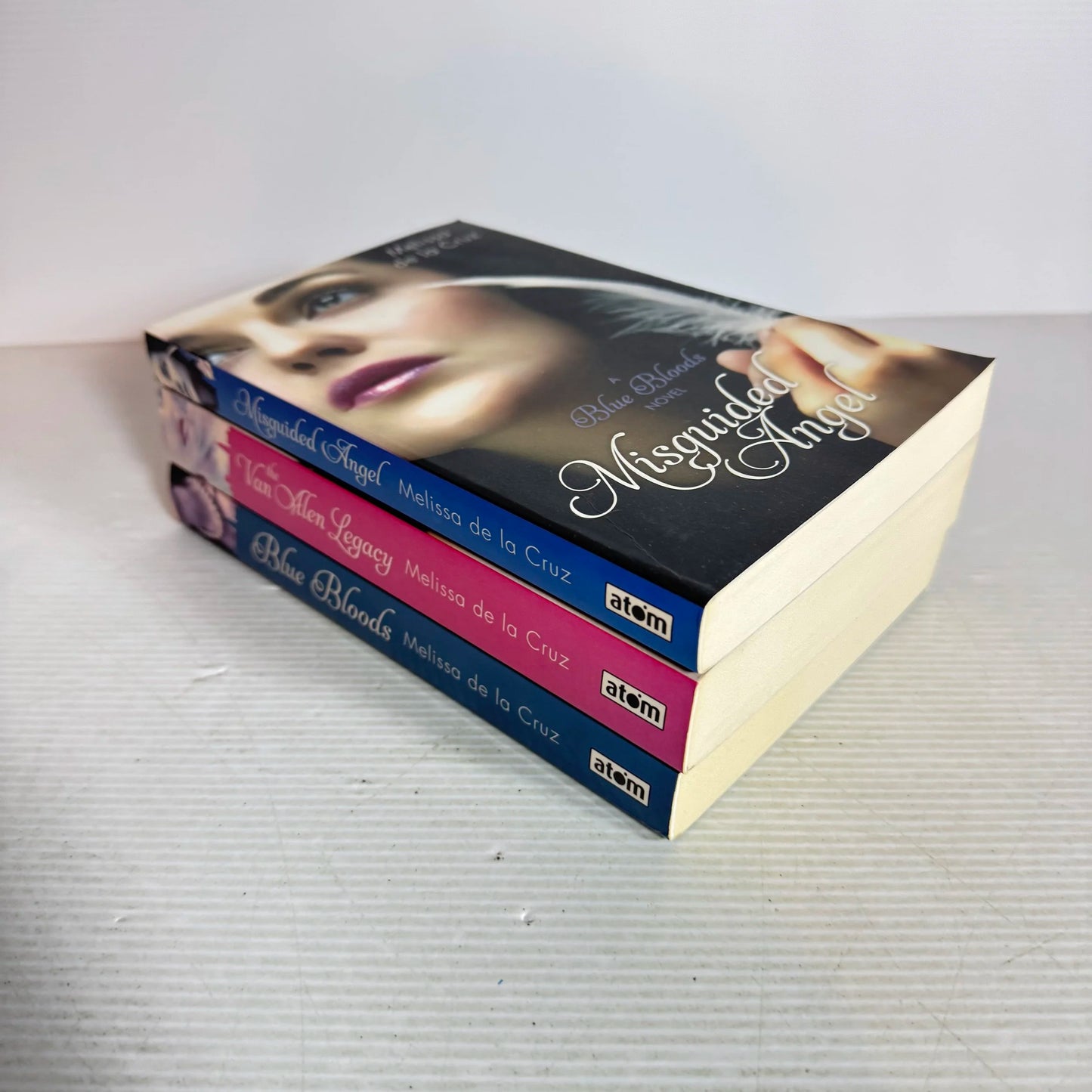 Melissa de la Cruz Blue Blood Book Bundle x 3 Books : Blue Bloods, Misguided Angel, The Van Allen Legacy (2031)