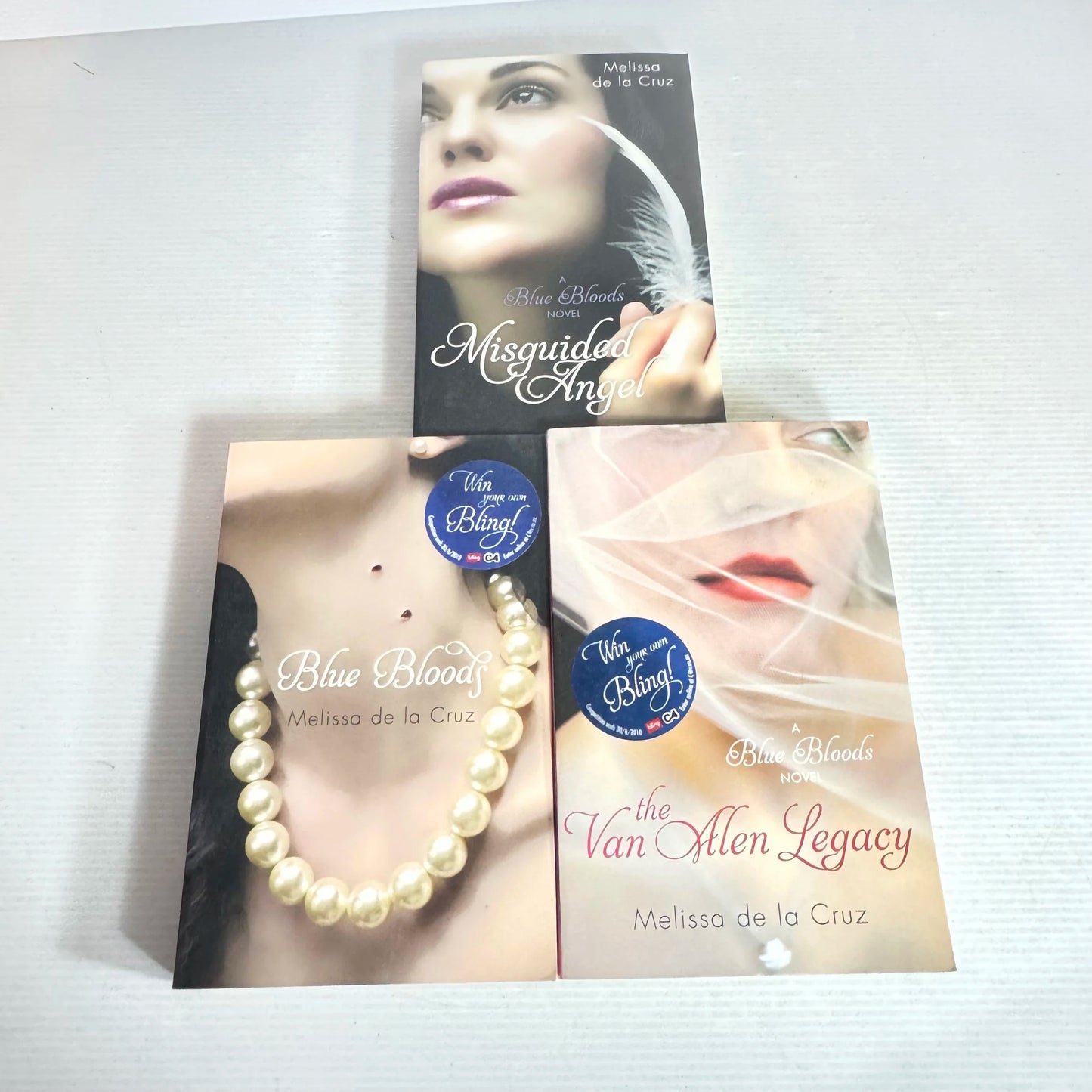Melissa de la Cruz Blue Blood Book Bundle x 3 Books : Blue Bloods, Misguided Angel, The Van Allen Legacy (2031)