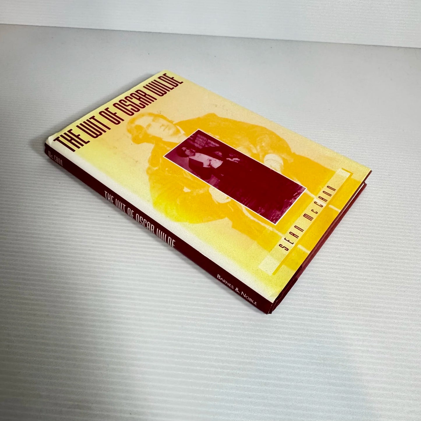 The Wit of Oscar Wilde - Sean McCann (Vintage 1995)