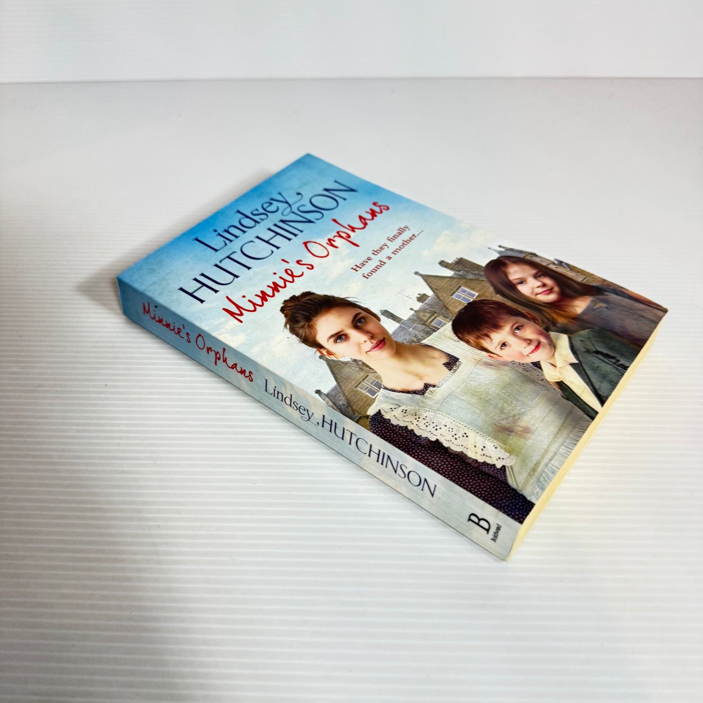 Minnie's Orphans - Lindsey Hutchinson