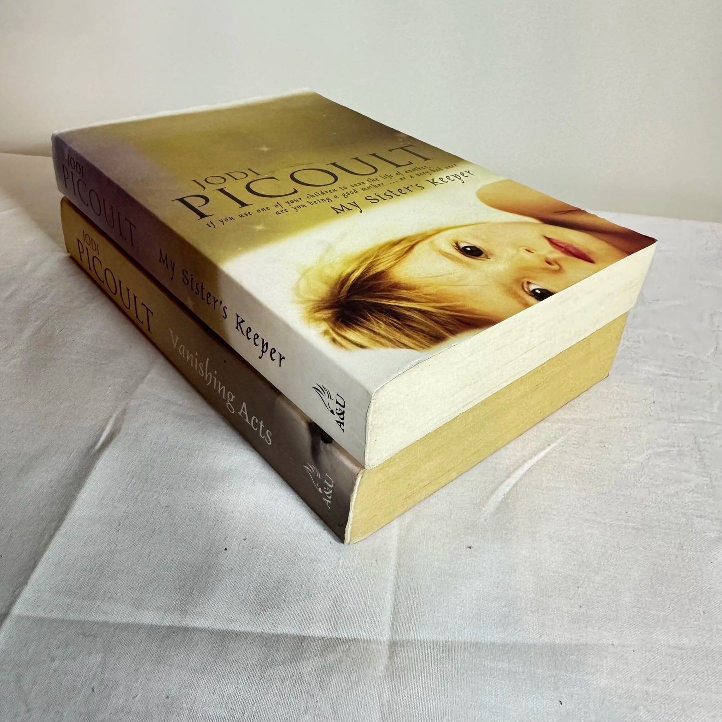 Jodi Picoult - Book Bundle x 2 - Vanishing Acts & My Sister's Keeper