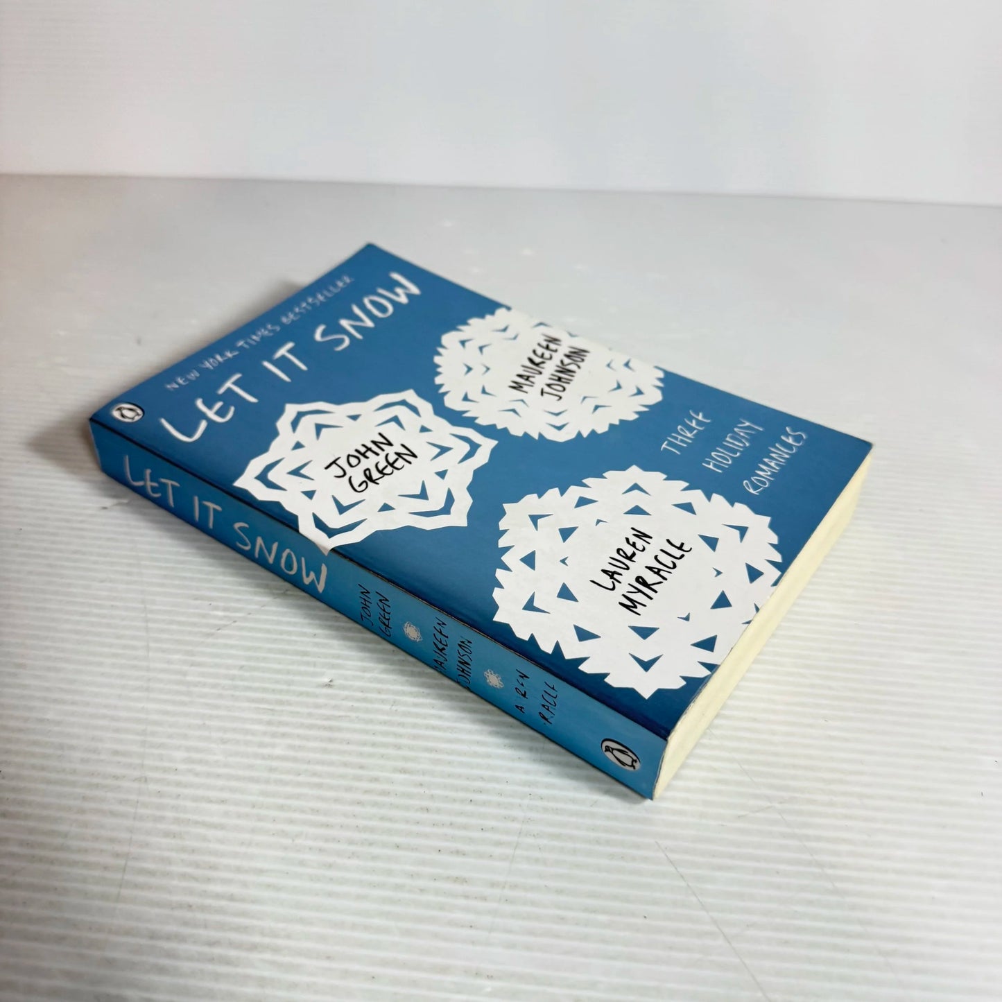 Let It Snow : Three Holiday Romances - John Green, Maureen Johnson & Lauren Myracle