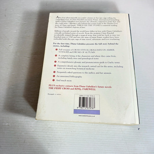 Diana Gabaldon : Through The Stones : The Comprehensive Companion Guide to Her Novels