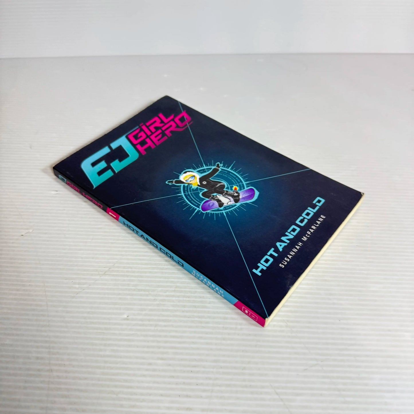 EJ Girl Hero: Hot & Cold (Book 1) - Susannah McFarlane