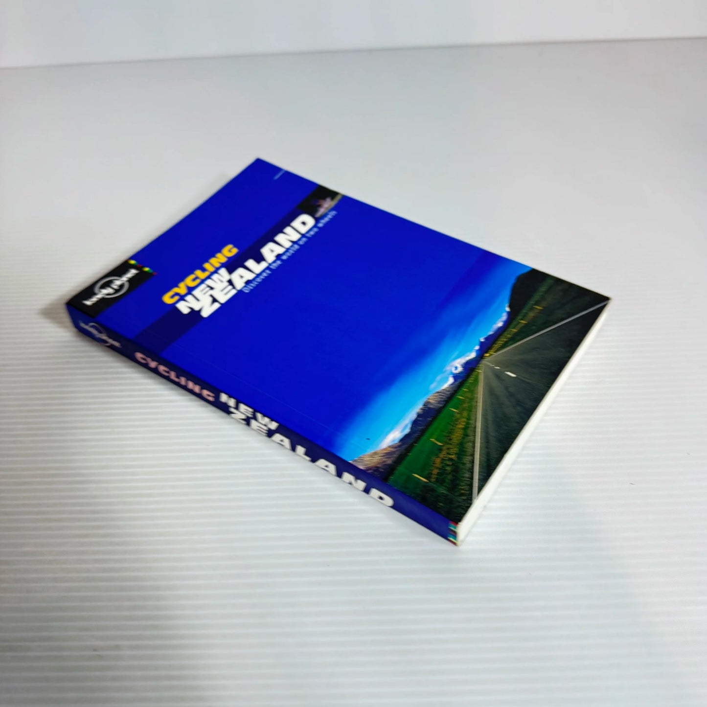 Cycling New Zealand : Discover the World on Two Wheels - Lonely Planet