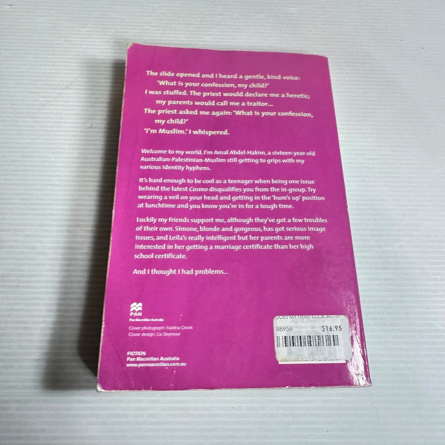 Does My Head Look Big In This? - Randa Abdel-Fattah