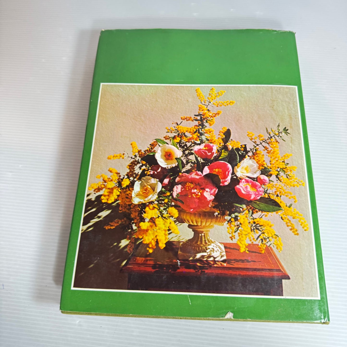 Flower Arranging In Colour - Betty Massingham (Vintage 1970's?)