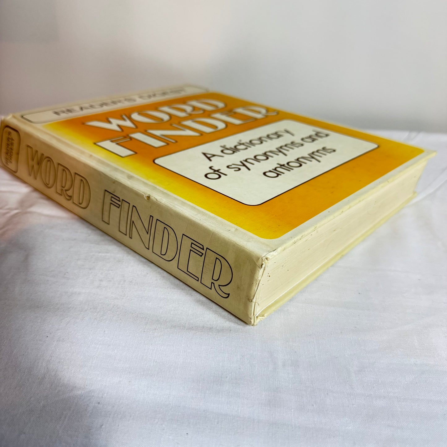 Reader's Digest Word Finder - A dictionary of Synonyms and Antonyms