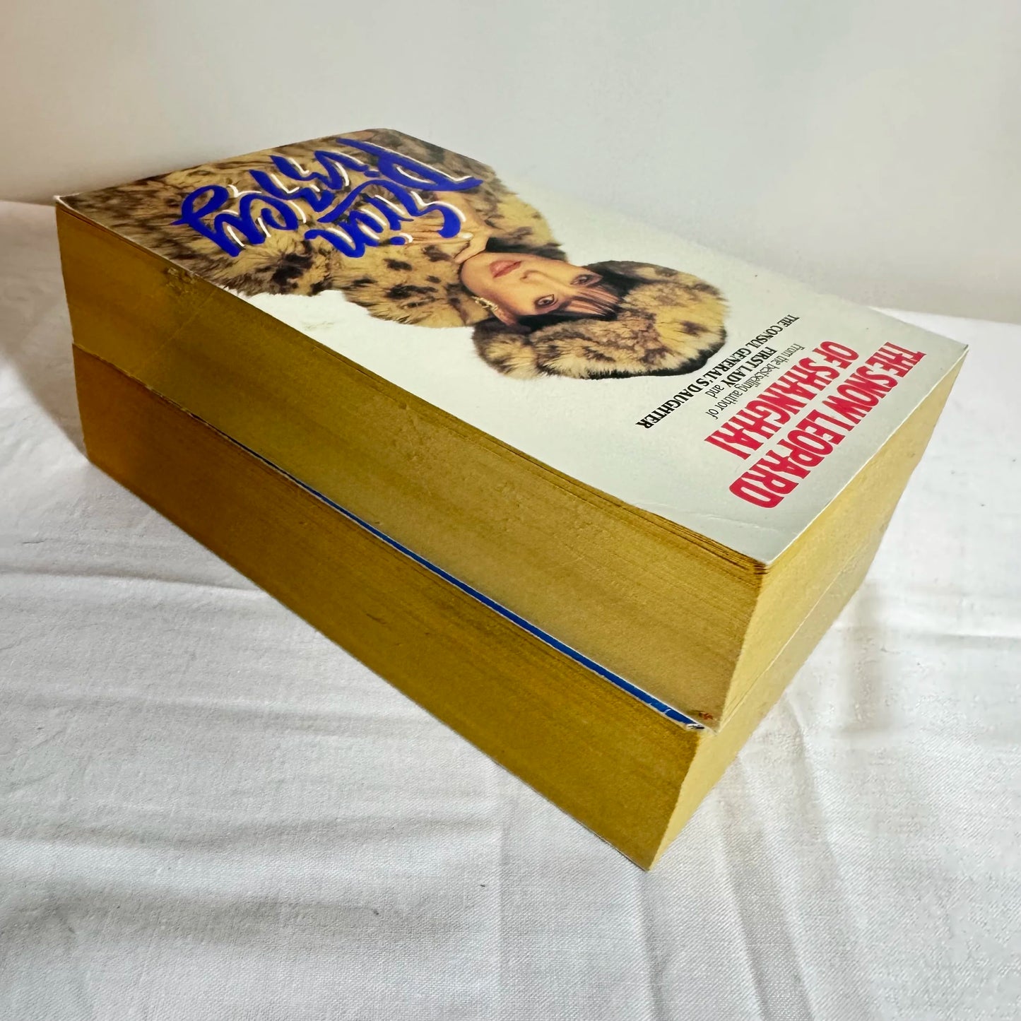 Erin Pizzey Vintage (1989) Book Bundle x 2 - The Snow Leopard of Shanghai & The Consul General's Daughter