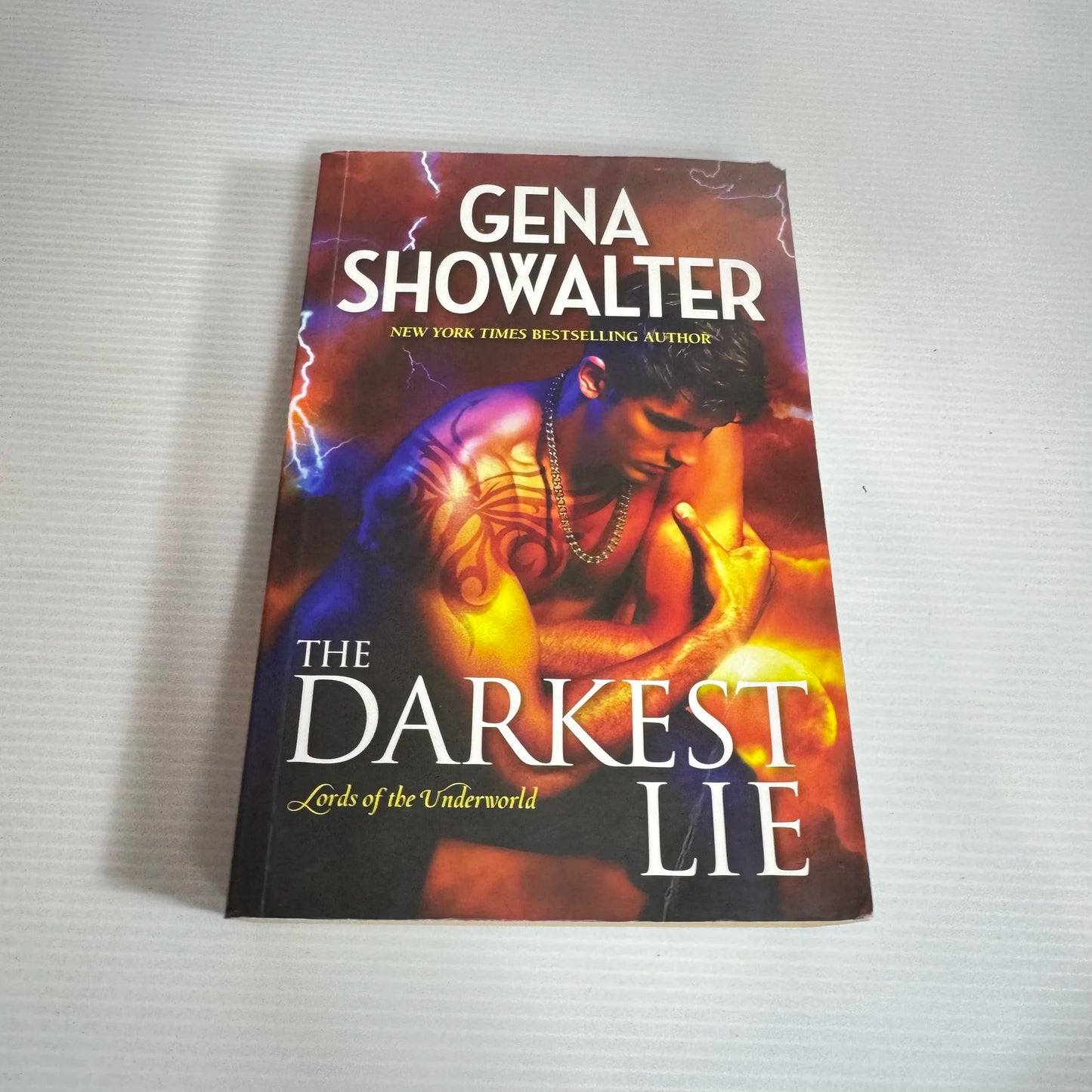 The Darkest Lie (Book 6 Of Lords Of The Underworld) - Gena Showalter