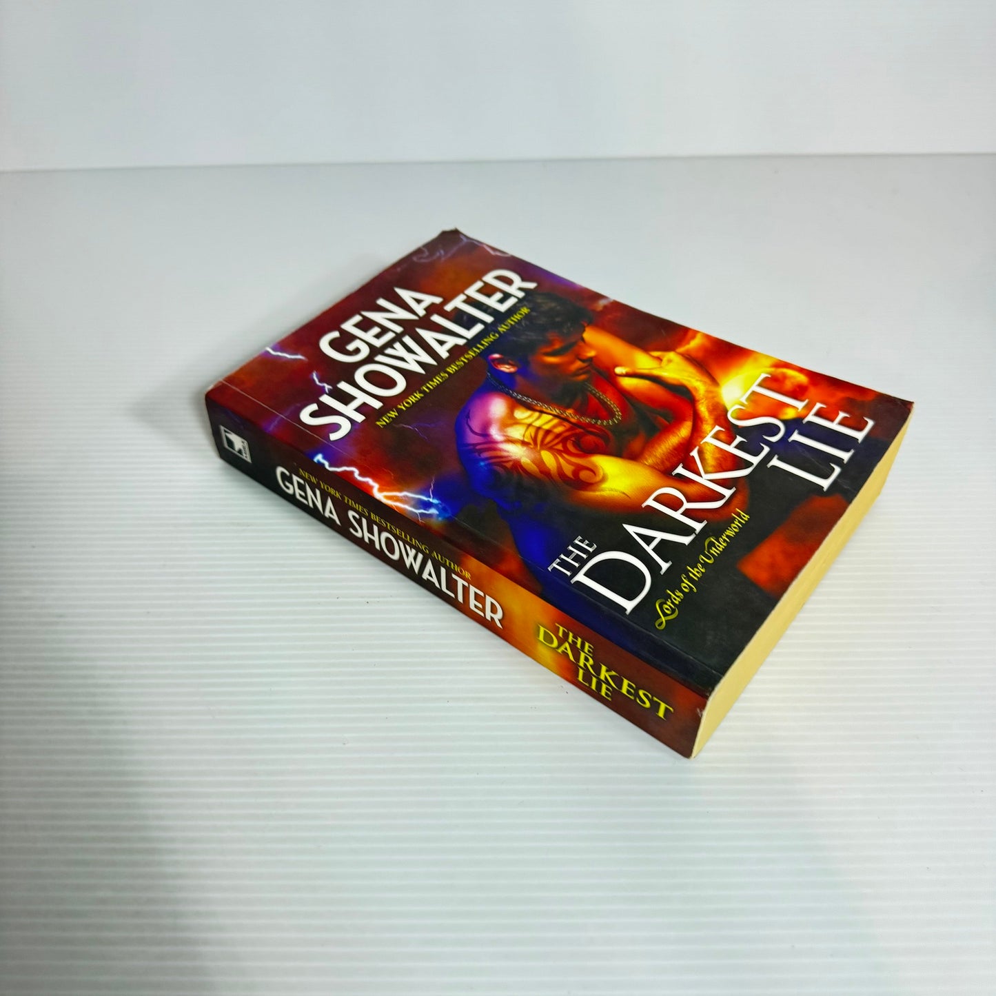 The Darkest Lie (Book 6 Of Lords Of The Underworld) - Gena Showalter