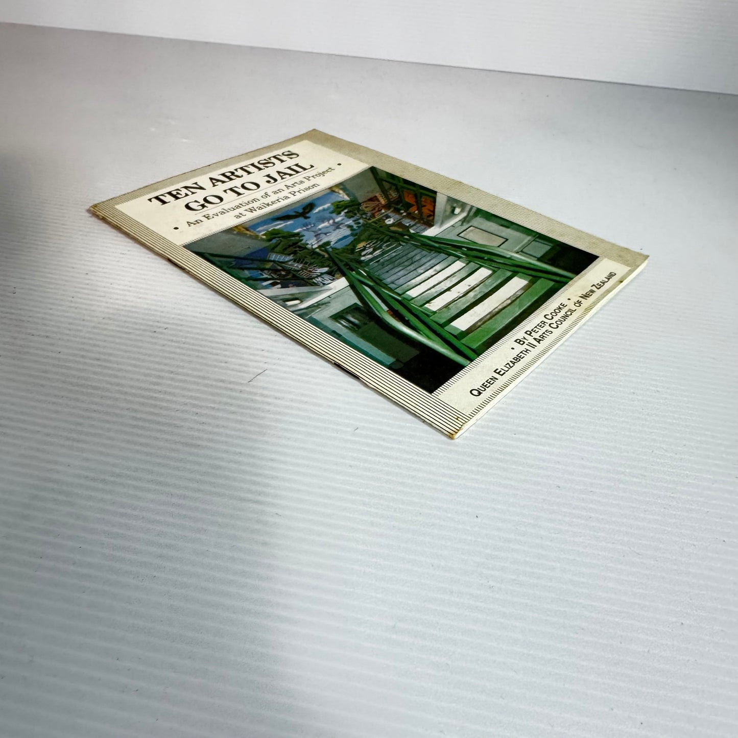 Ten Artists Go To Jail - Peter Cooke (Vintage 1989)